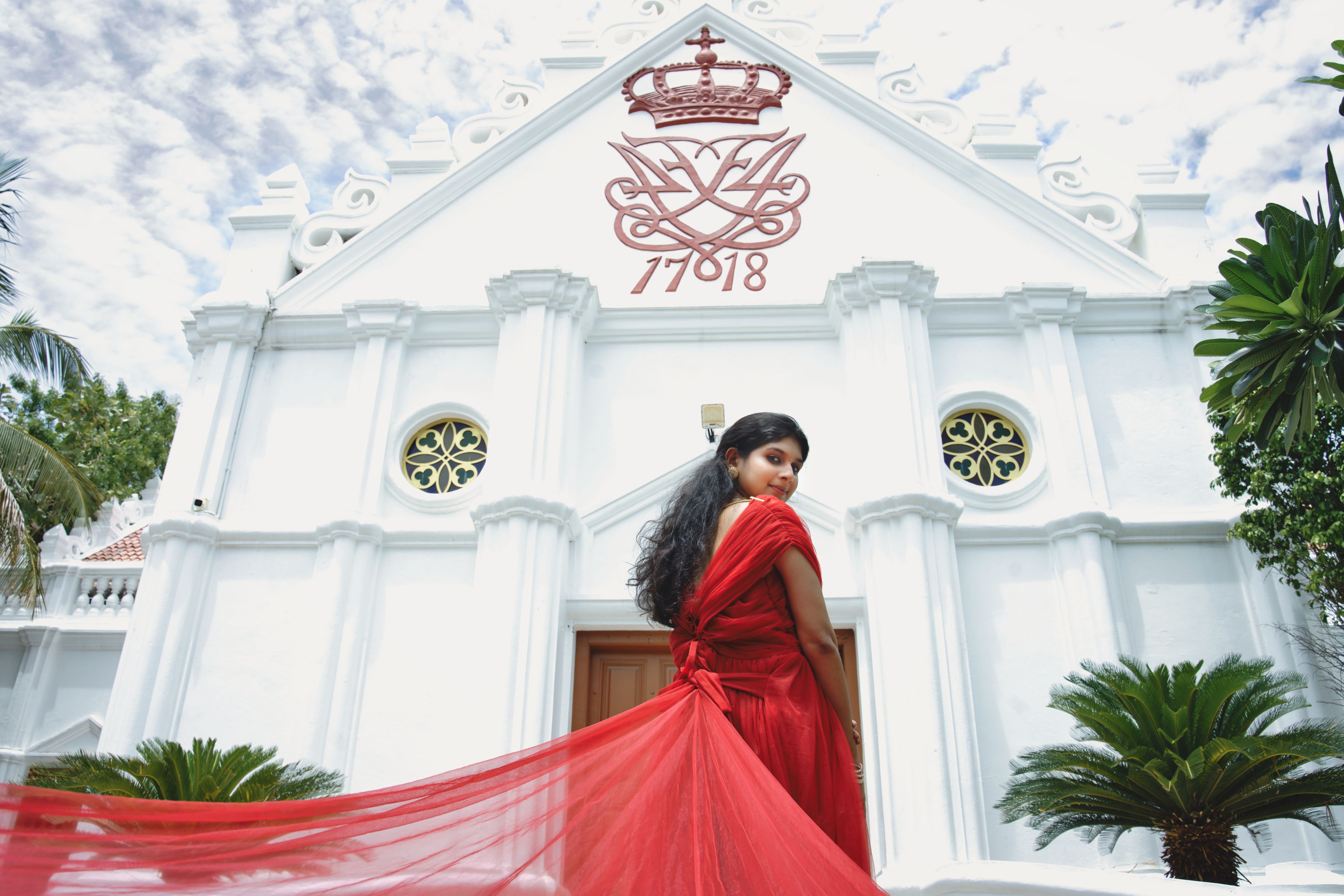 Pre-wedding church red dress MG Photography